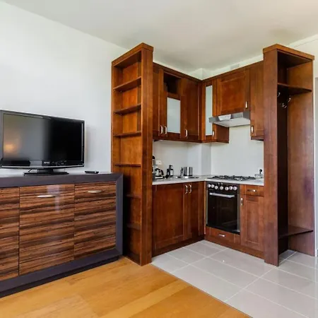 Golden Oasis Center 华沙