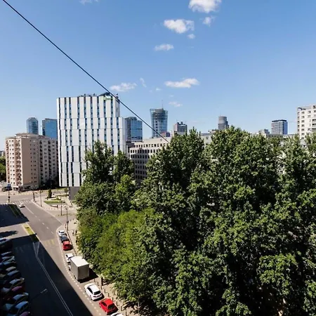 Golden Oasis Center 公寓